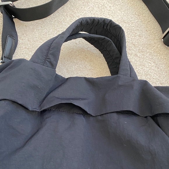 Lululemon On My Level Black Tote Bag with Dual Handles - Picture 9 of 12